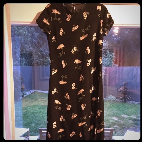 🌹SOLD🌹 REFORMATION Black Floral - Picture 4 of 6
